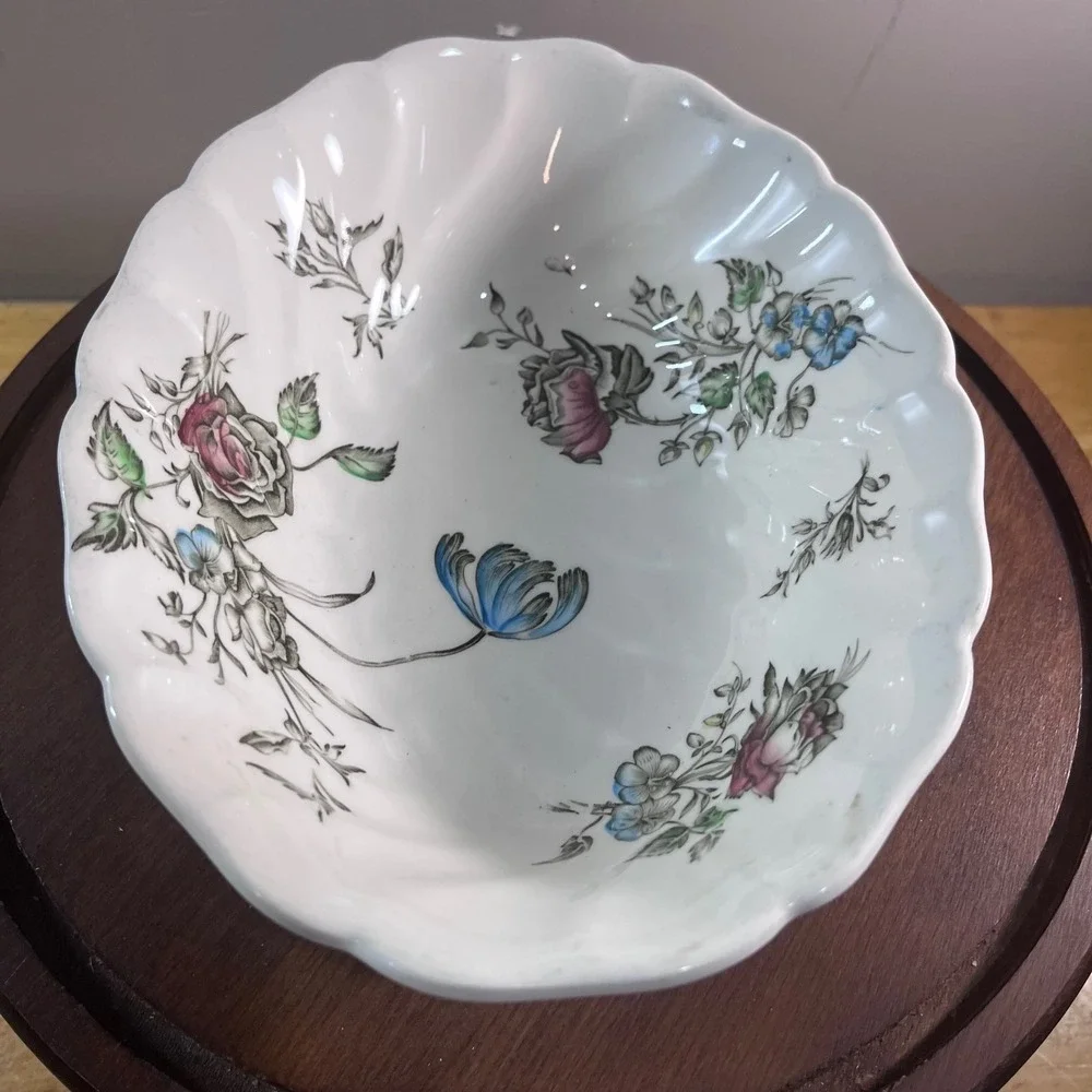 Vtg Johnson Bros Day in June Oval Vegetable Bowl Floral England Scalloped 9in